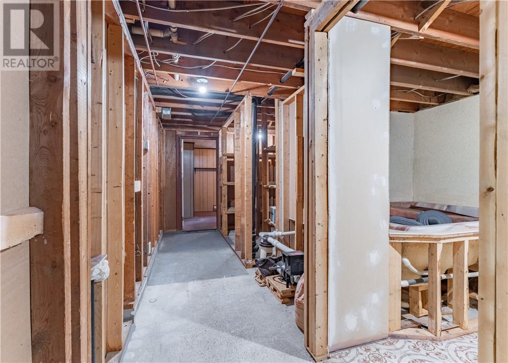 2979 Stanley Street - Image 22