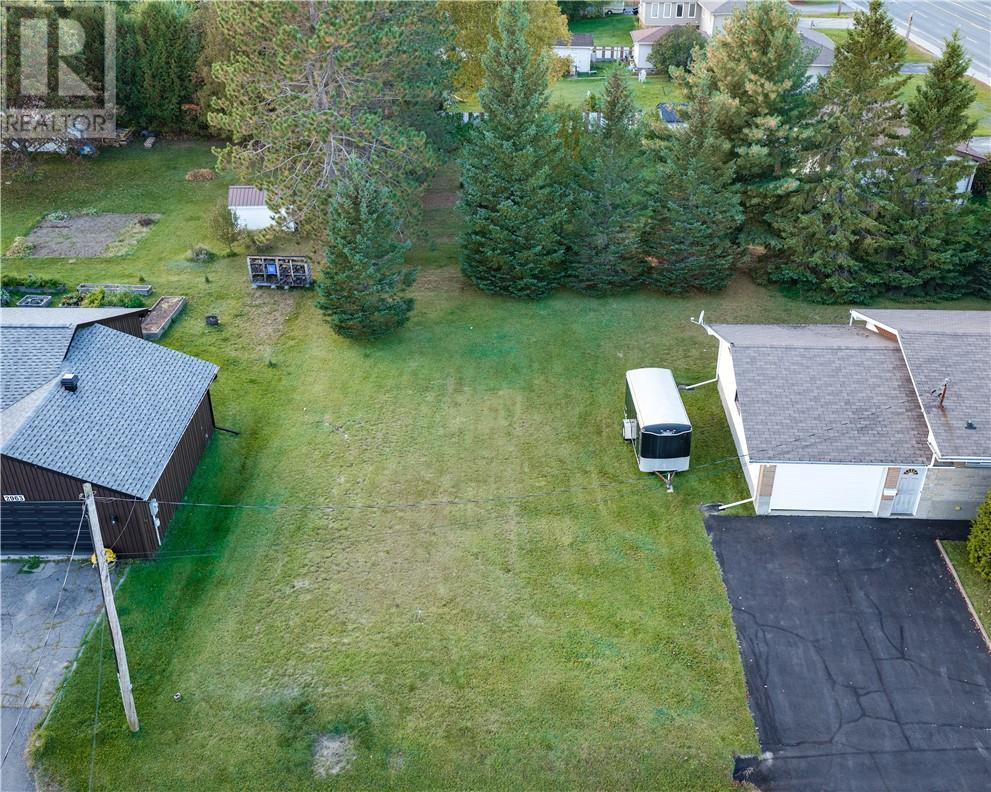 2979 Stanley Street - Image 29