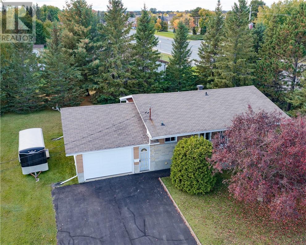 2979 Stanley Street - Image 31