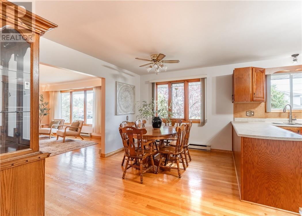 2979 Stanley Street - 5