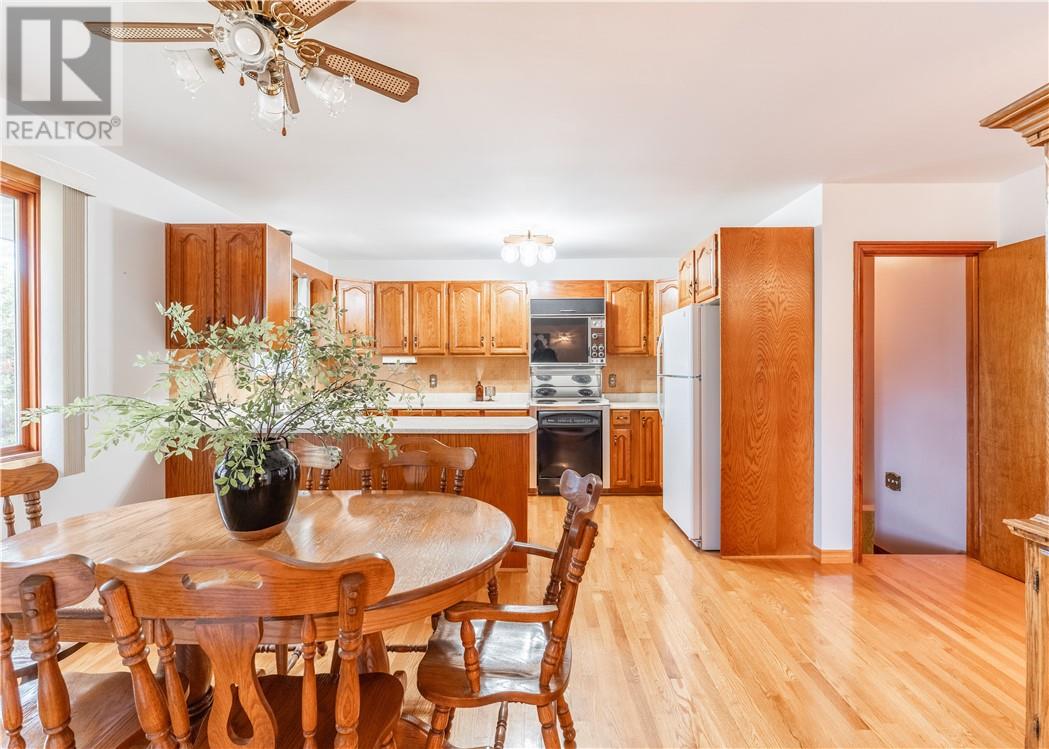 2979 Stanley Street - 7