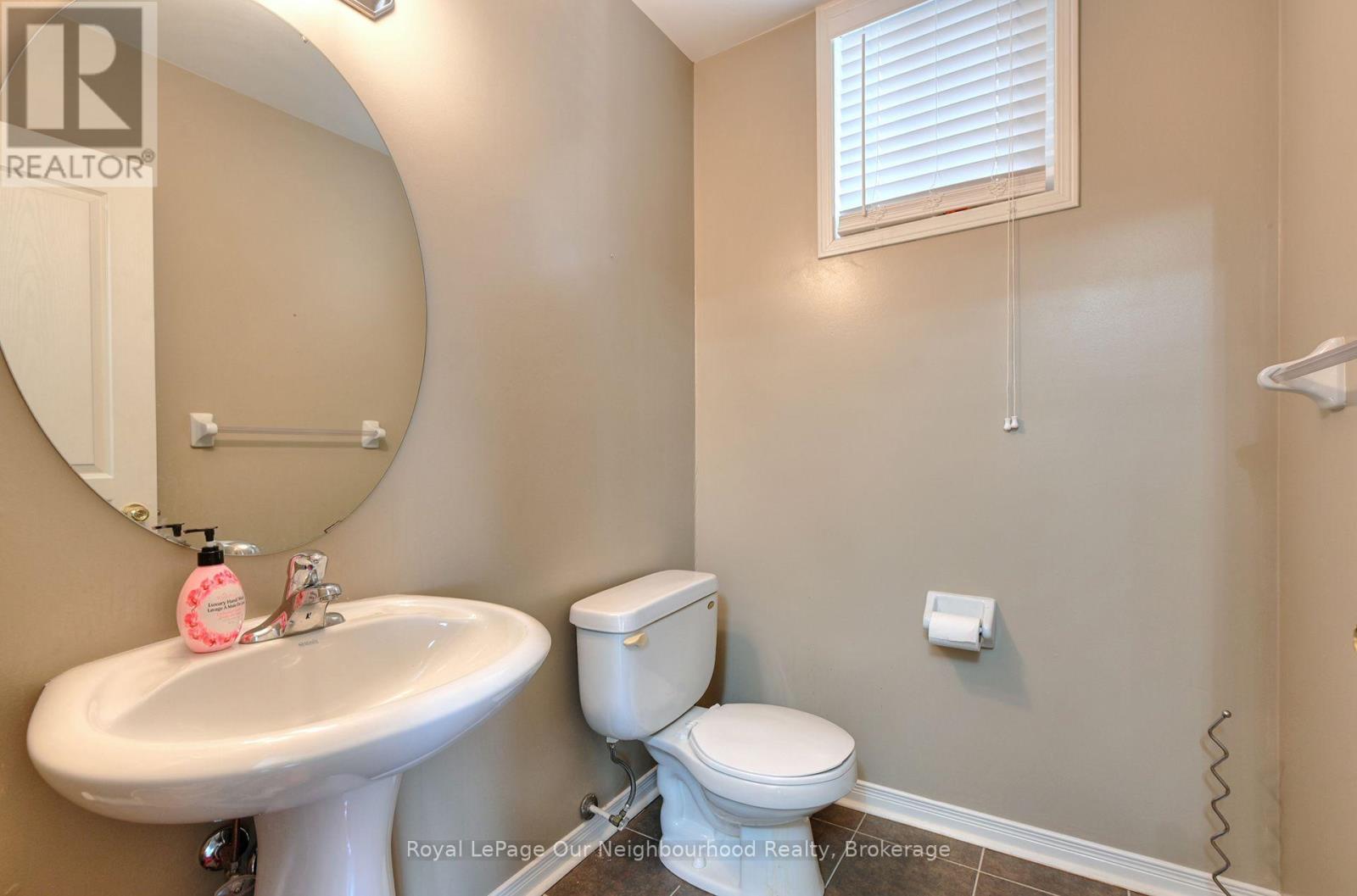 586 OLDMAN ROAD - 3