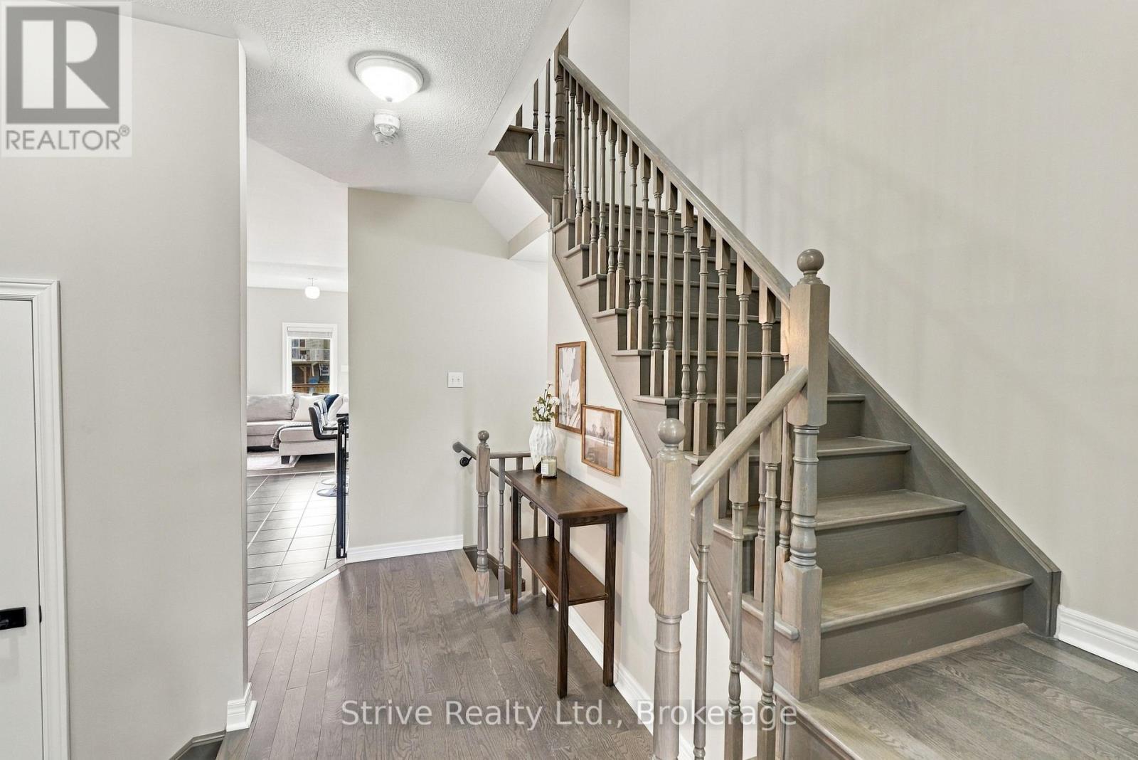 18 Bud Doucette Court, Uxbridge, ON photo 4