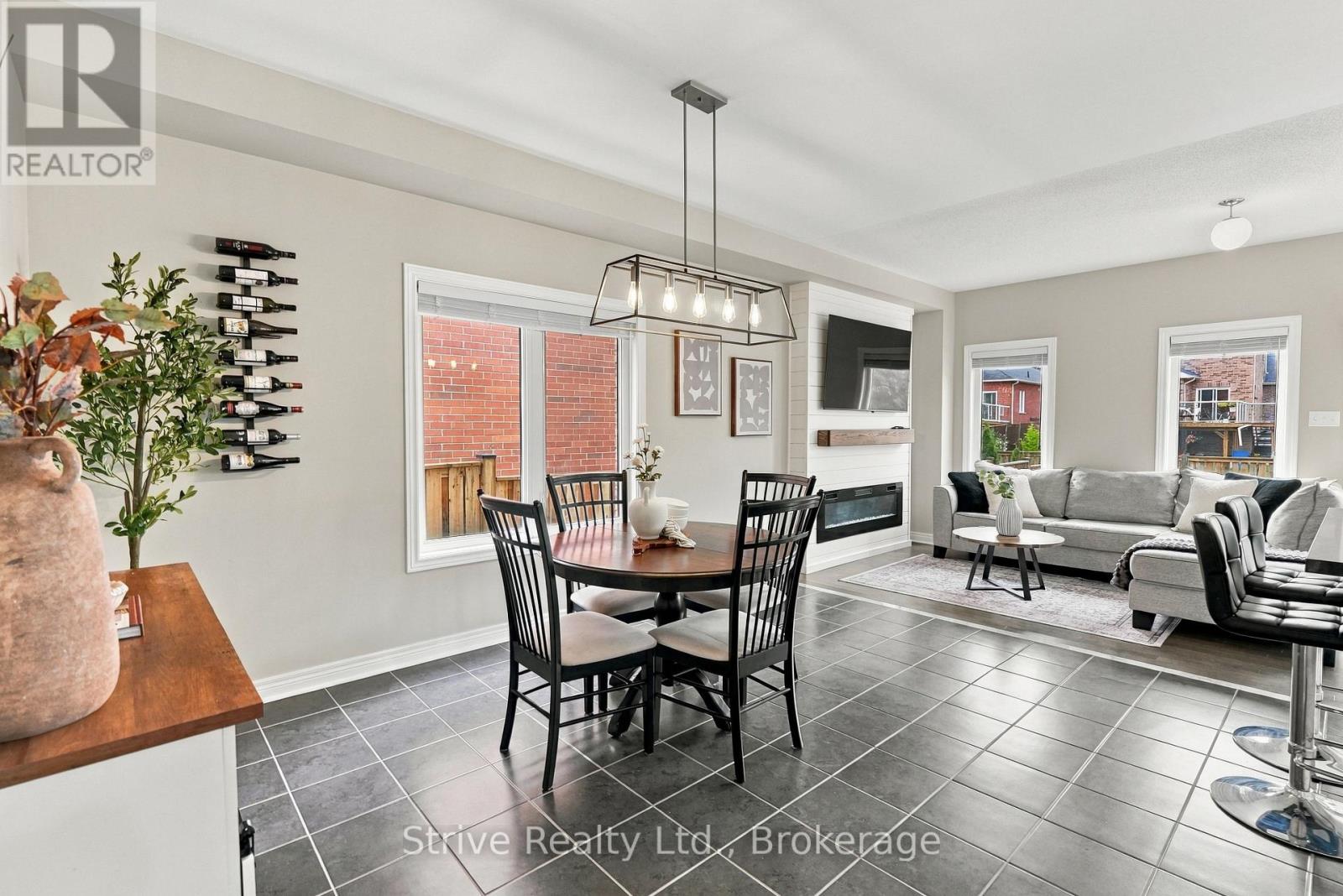 18 Bud Doucette Court, Uxbridge, ON photo 6