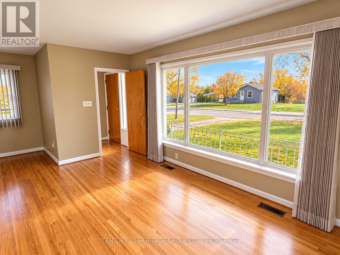 227 ARNOLD STREET - 3