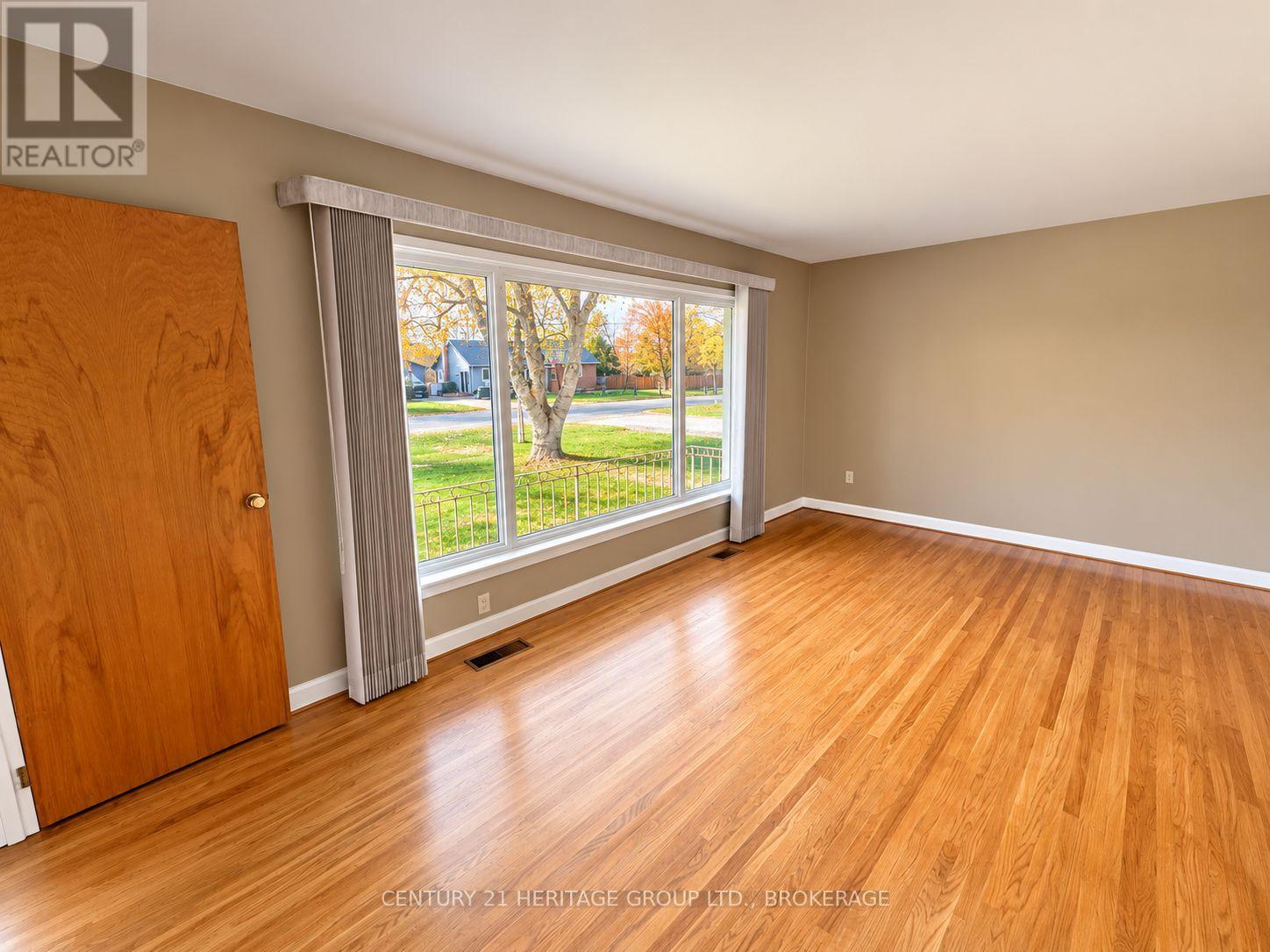 227 ARNOLD STREET - 4