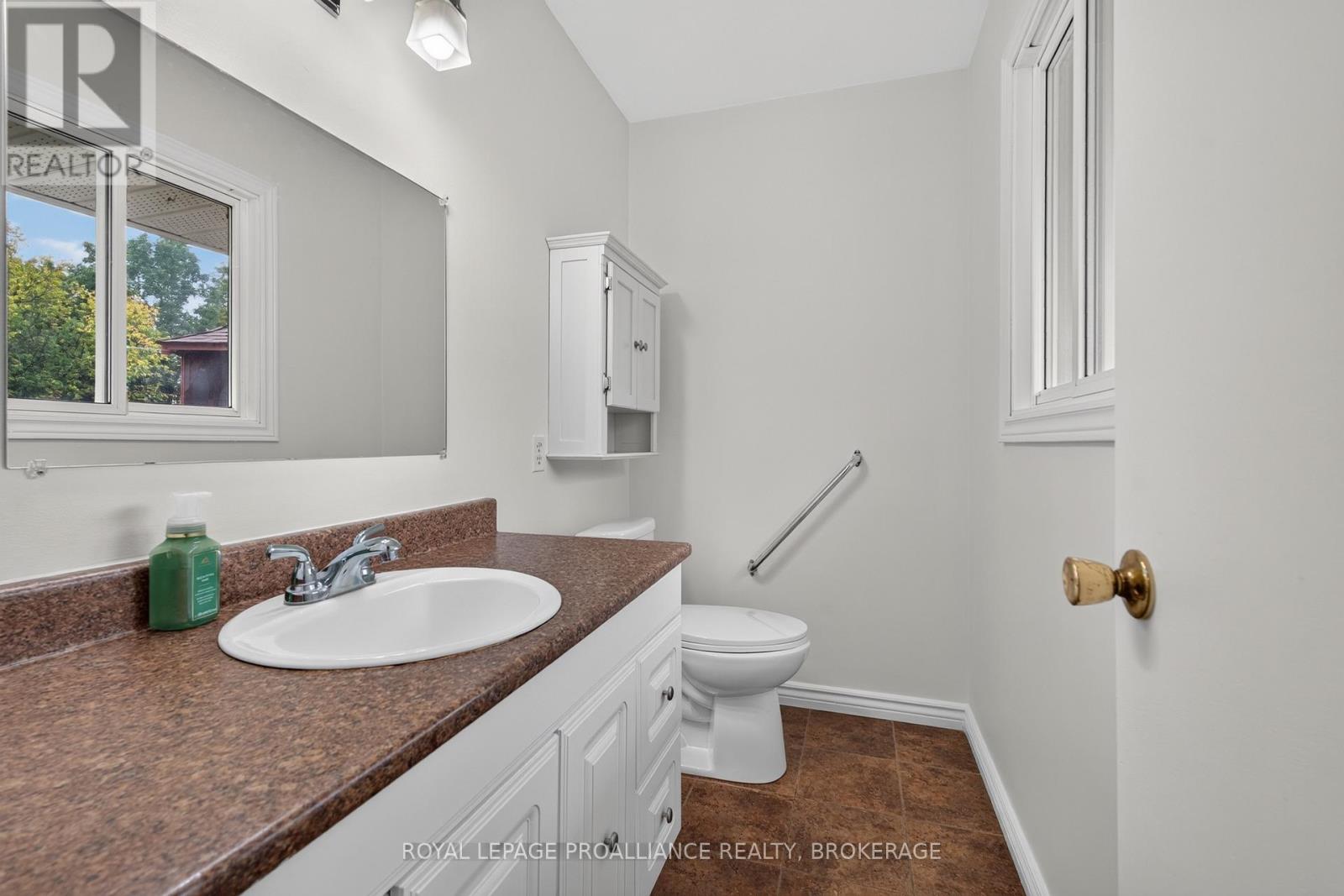935 MCKNIGHT ROAD - Image 13