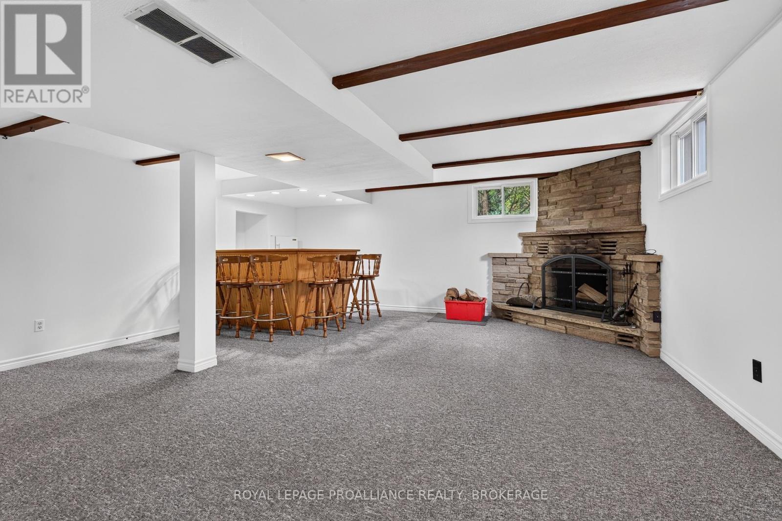 935 MCKNIGHT ROAD - Image 16