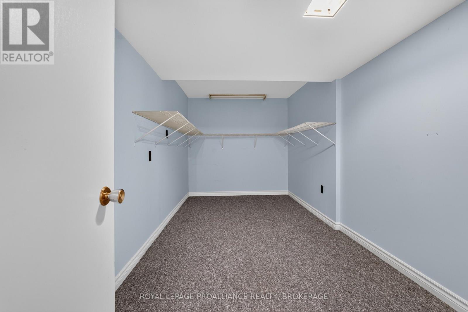 935 MCKNIGHT ROAD - Image 23