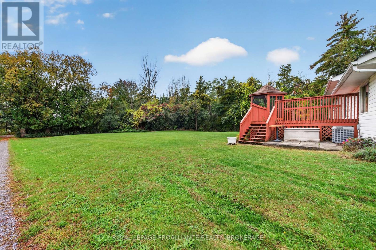 935 MCKNIGHT ROAD - Image 24