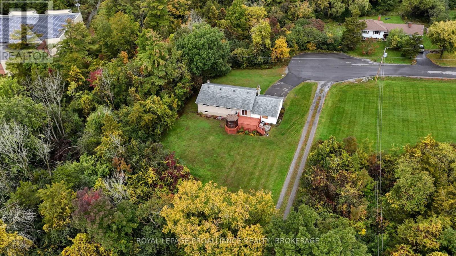 935 MCKNIGHT ROAD - 35