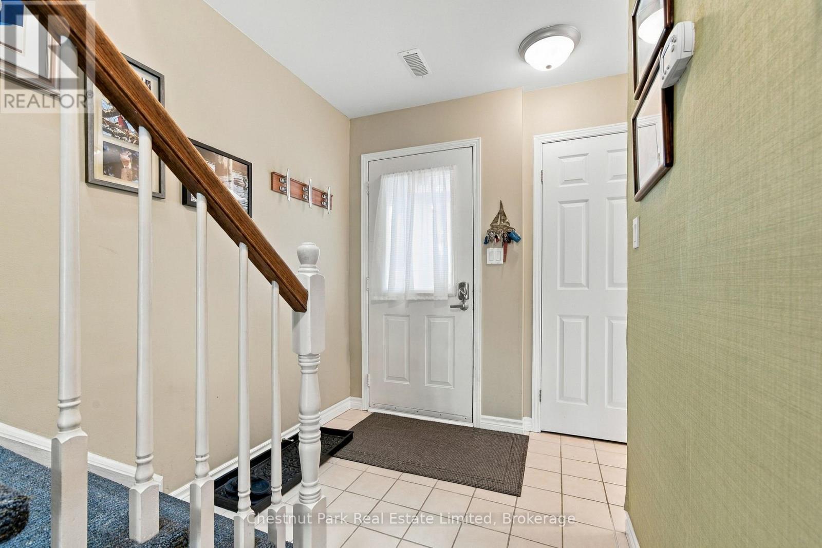 15- 1 Mortimer Street, Prince Edward County, ON photo 3