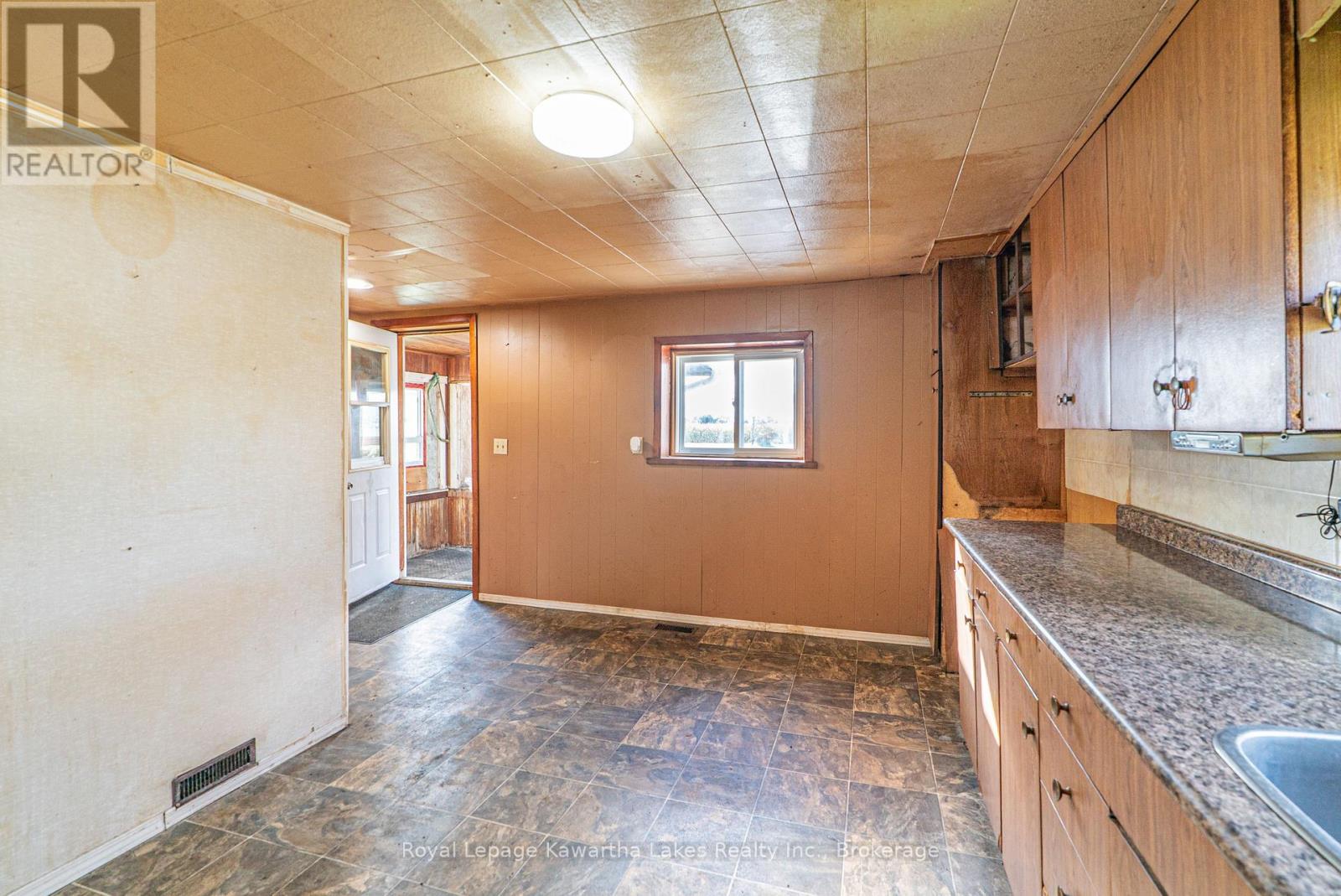 76 LONG BEACH ROAD - 13