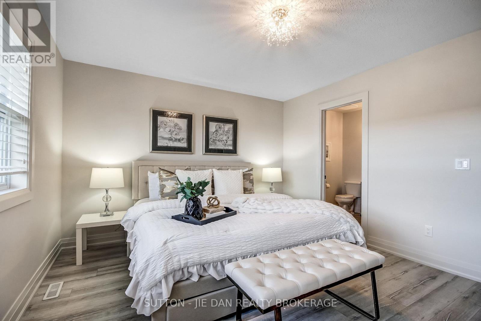 #78 3025 SINGLETON AVENUE - Image 12