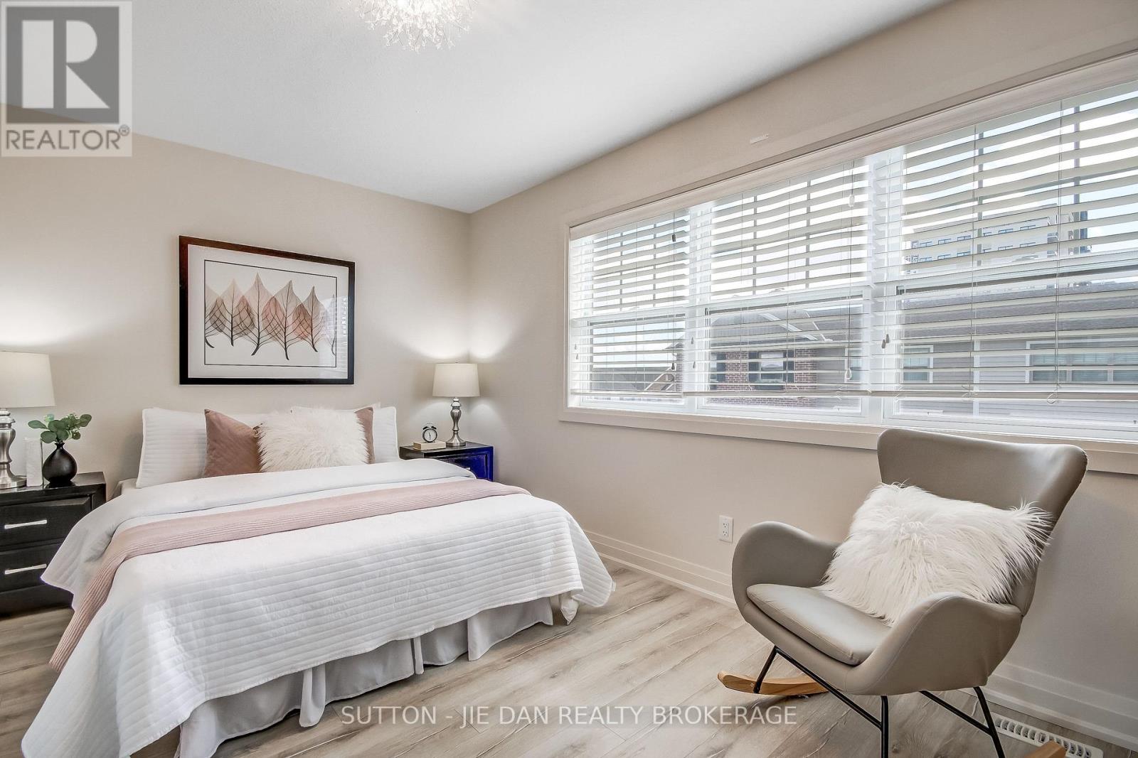 #78 3025 SINGLETON AVENUE - 16