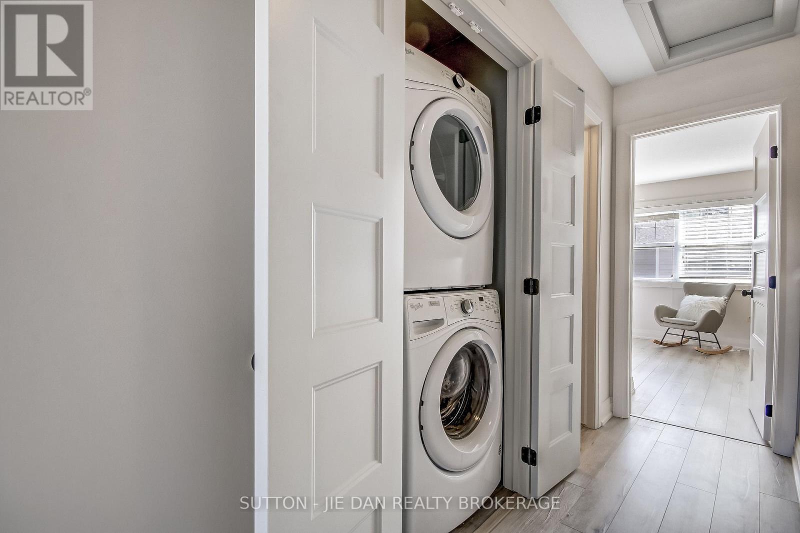 #78 3025 SINGLETON AVENUE - Image 19