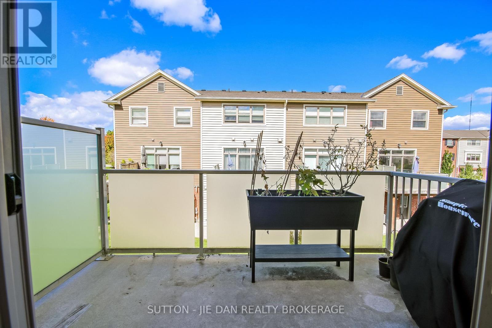 #78 3025 SINGLETON AVENUE - Image 21