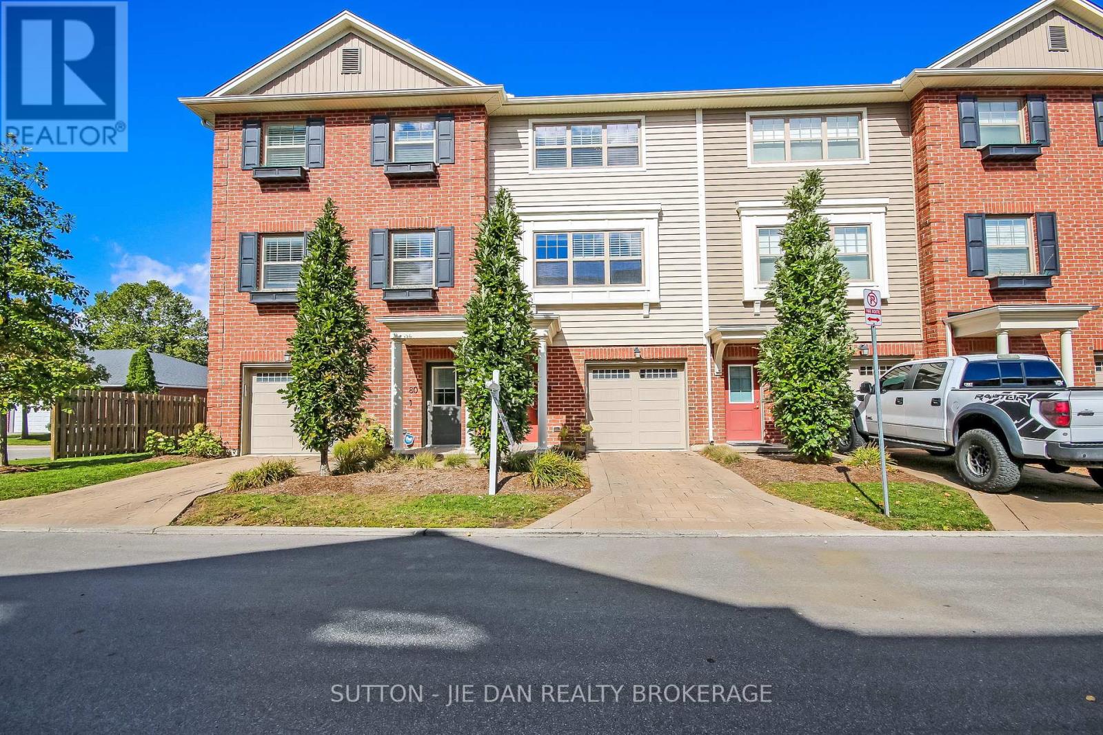 #78 3025 SINGLETON AVENUE - 22