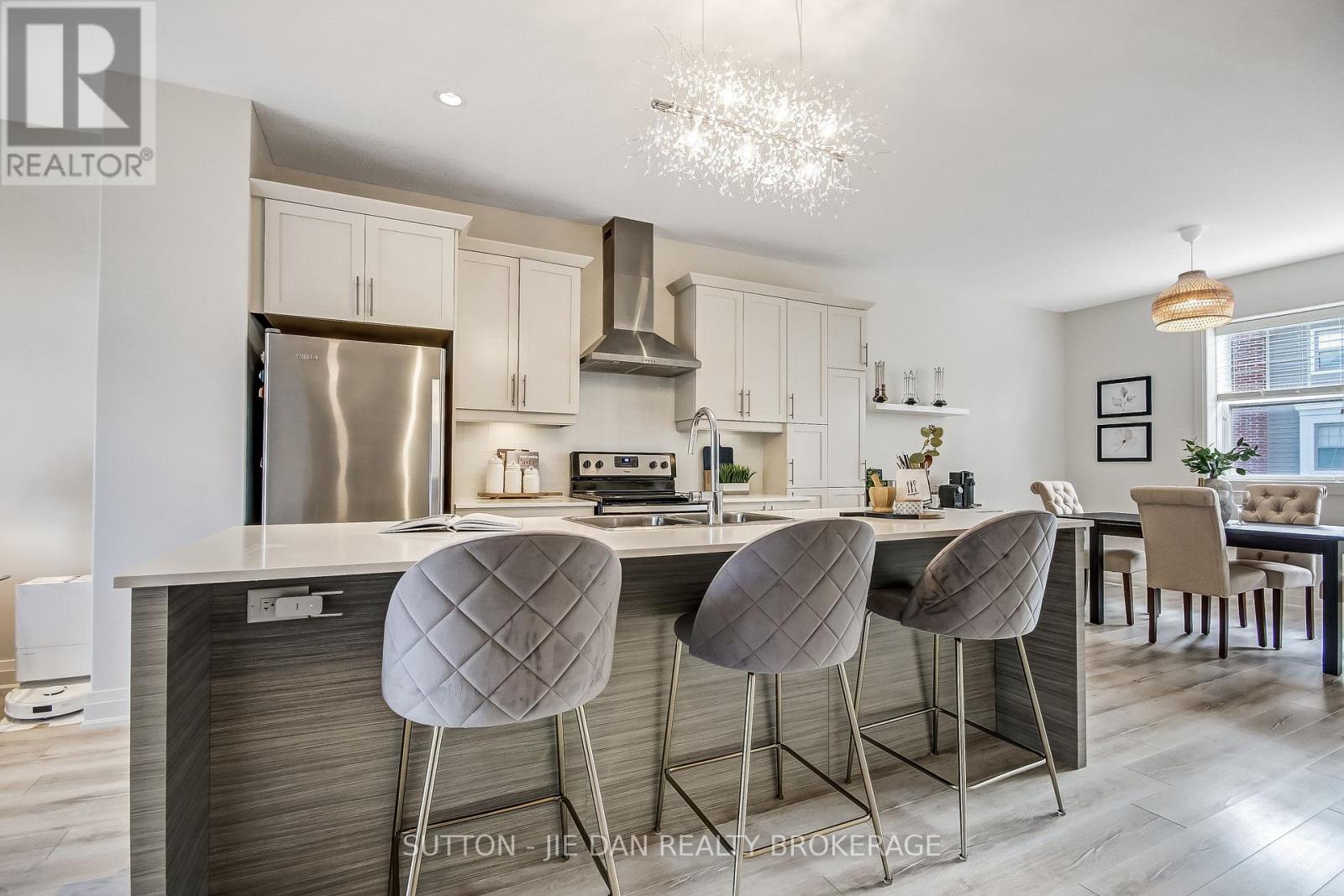 #78 3025 SINGLETON AVENUE - 3