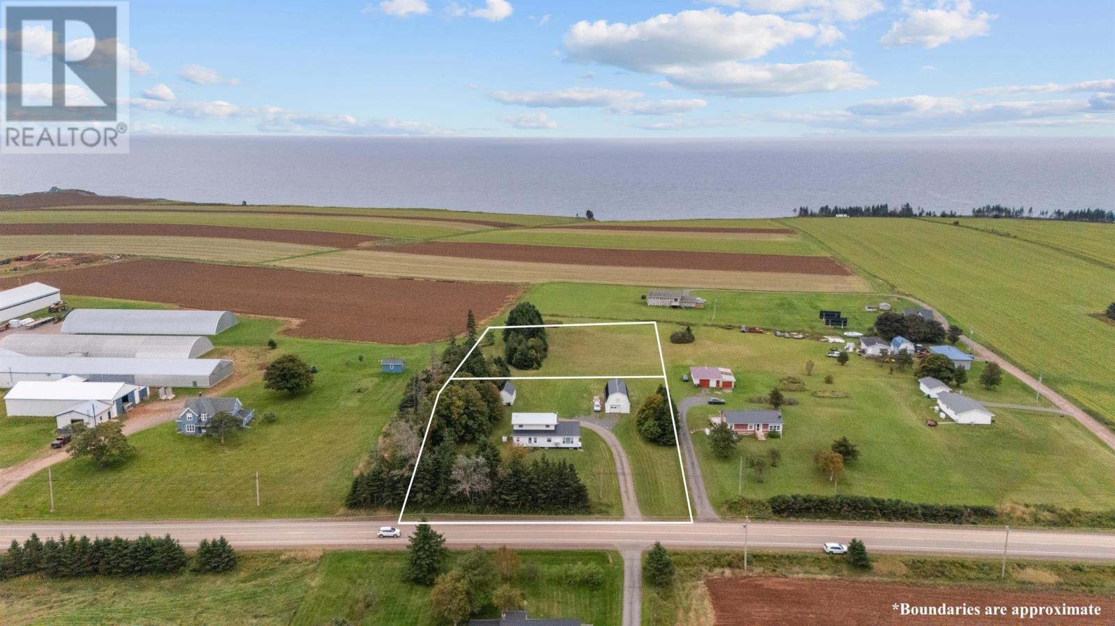 562 EAST POINT Road - Image 41