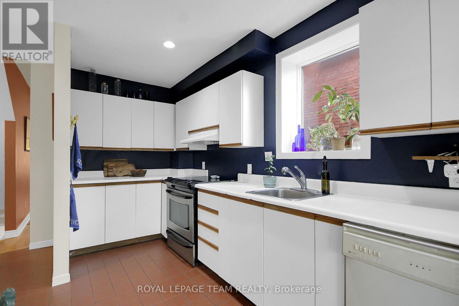 197 PRETORIA AVENUE - 15