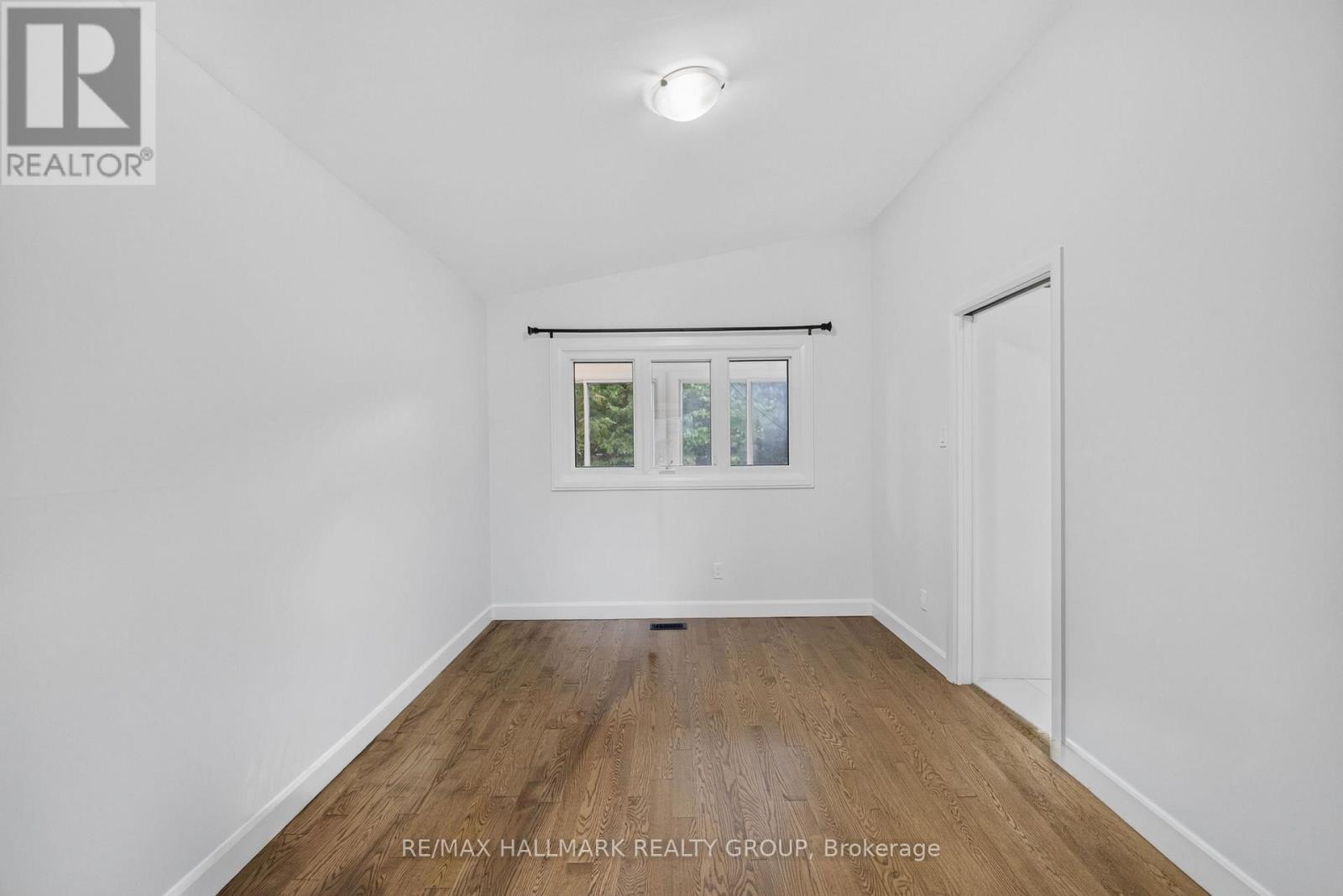 114 MEADOWLANDS DRIVE W - 13