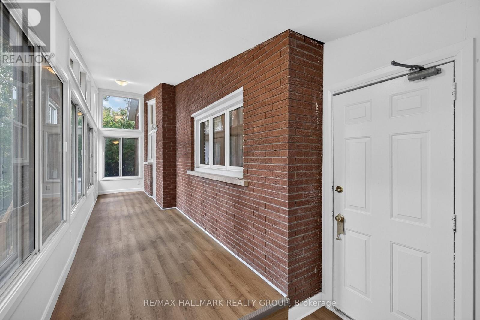 114 MEADOWLANDS DRIVE W - 23