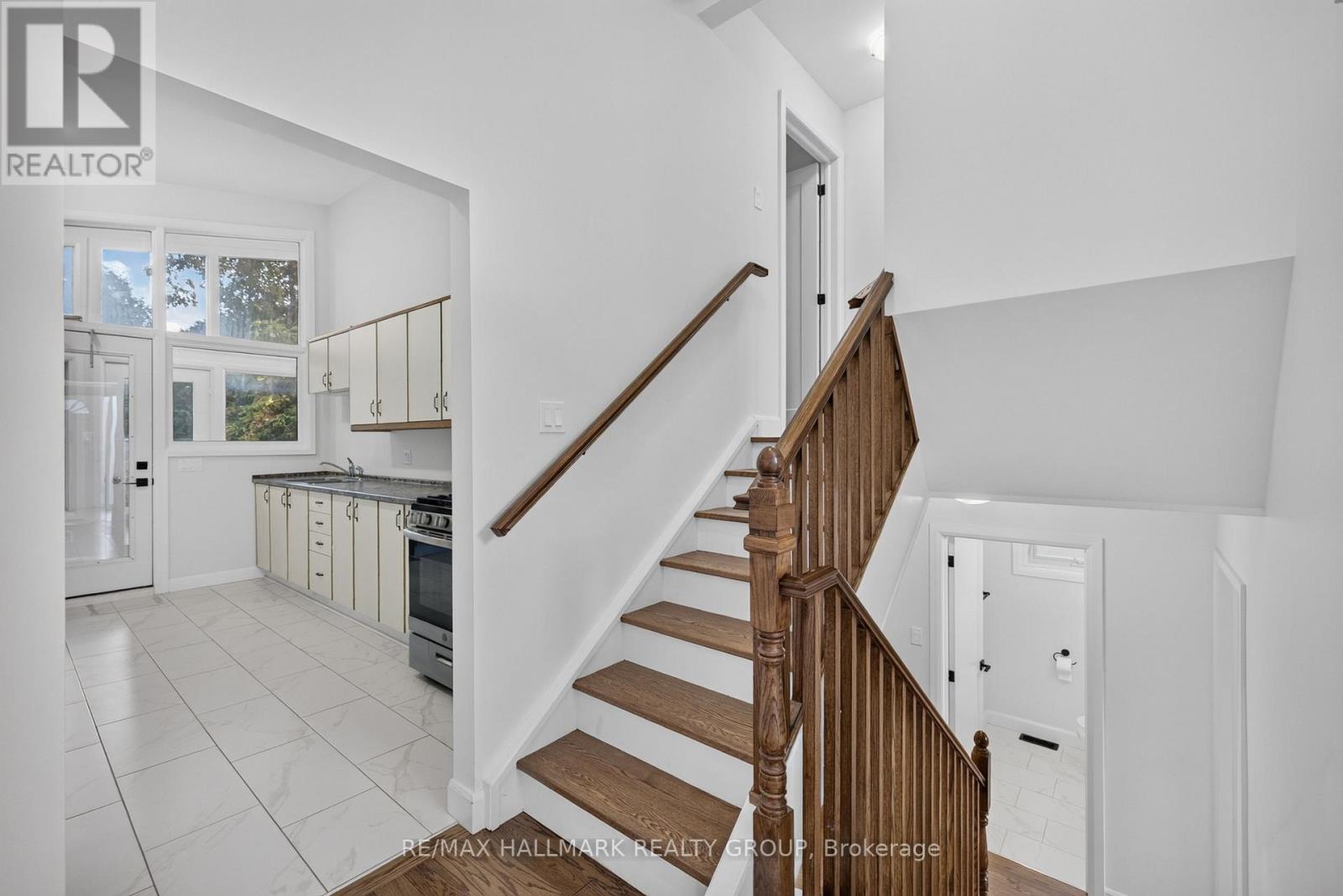 114 MEADOWLANDS DRIVE W - 24
