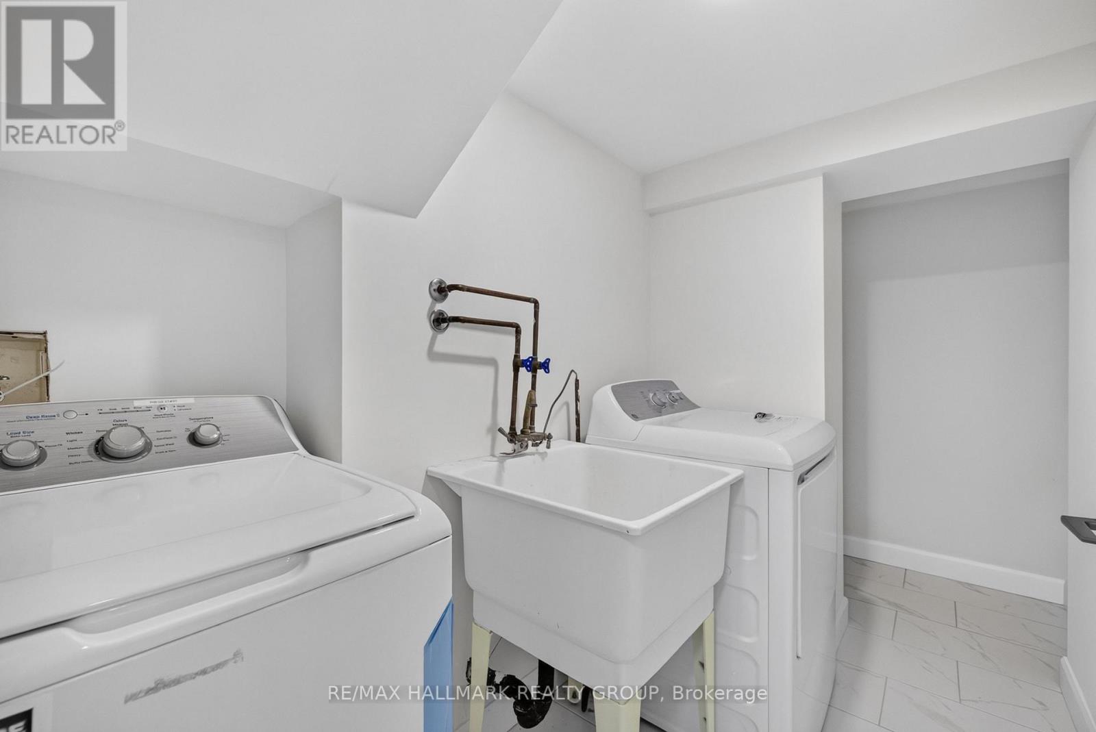 114 MEADOWLANDS DRIVE W - Image 42