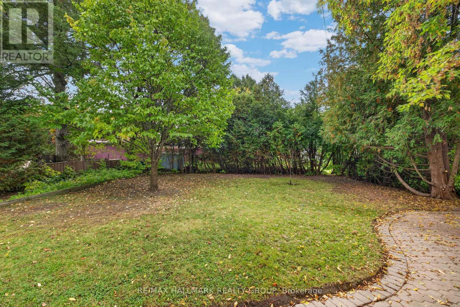 114 MEADOWLANDS DRIVE W - 43