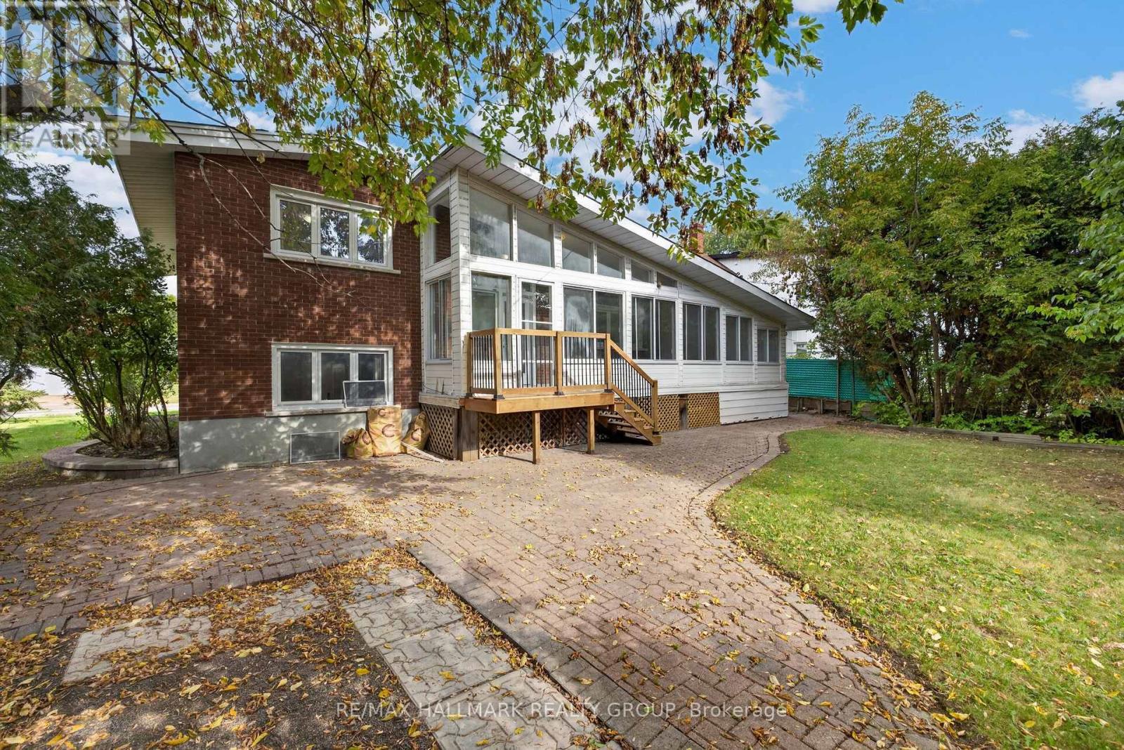 114 MEADOWLANDS DRIVE W - 45