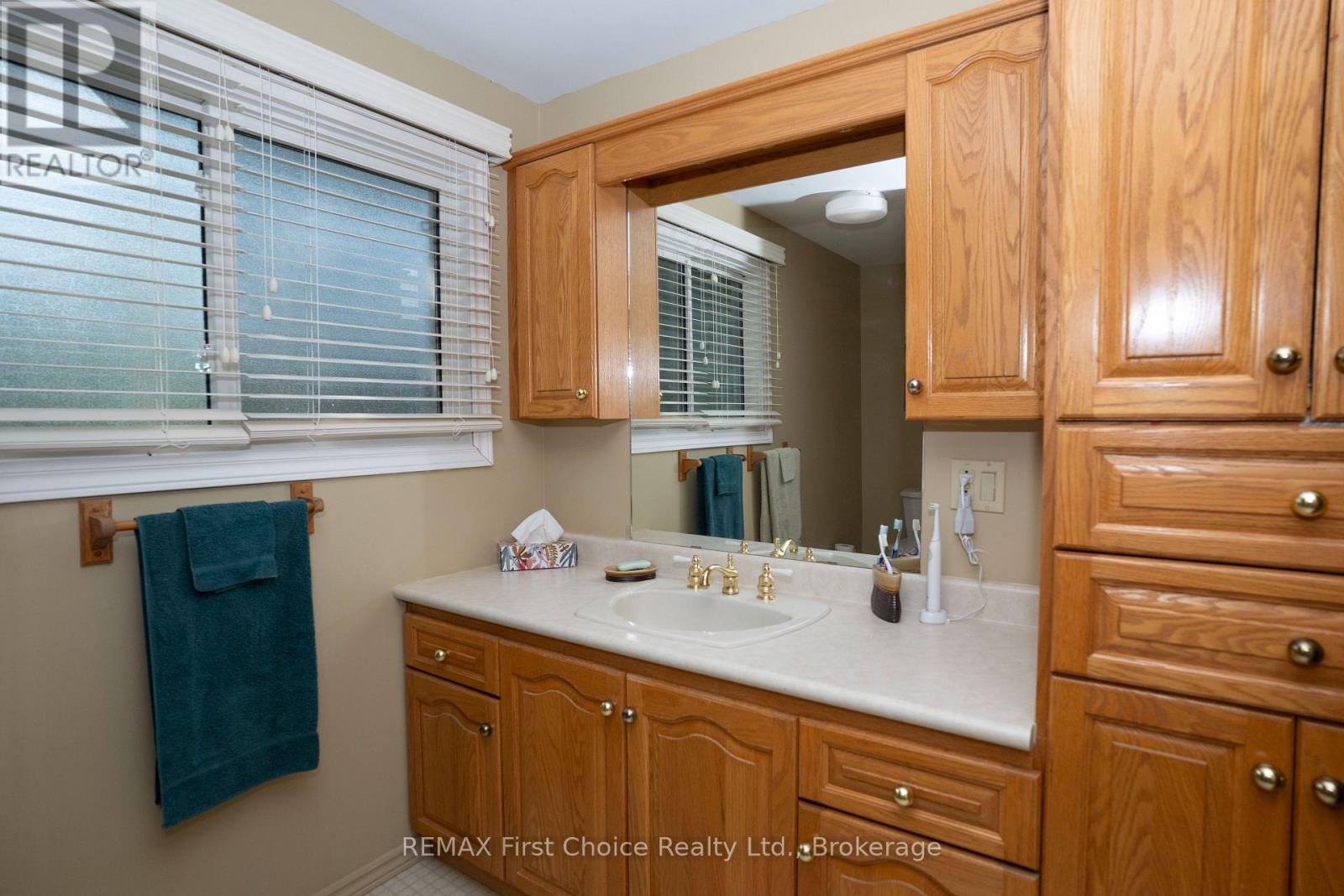 160 WHALEN STREET - 24