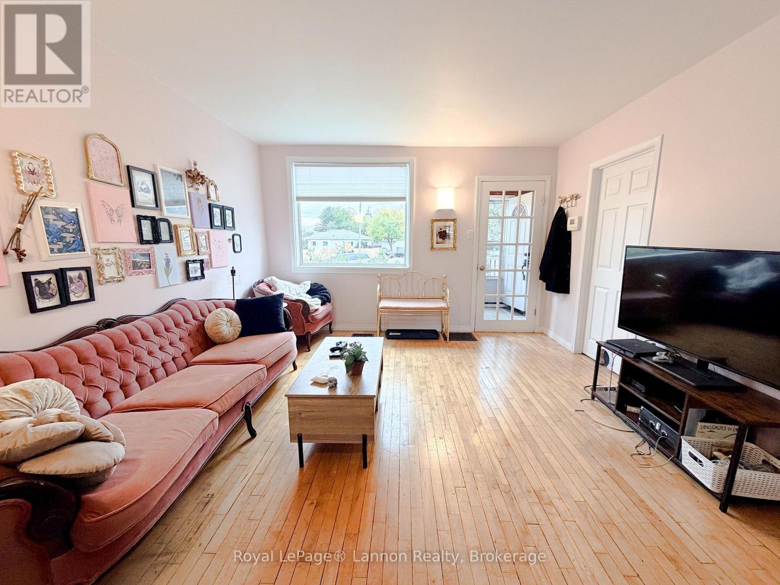 34 ANTONISEN AVENUE - 3