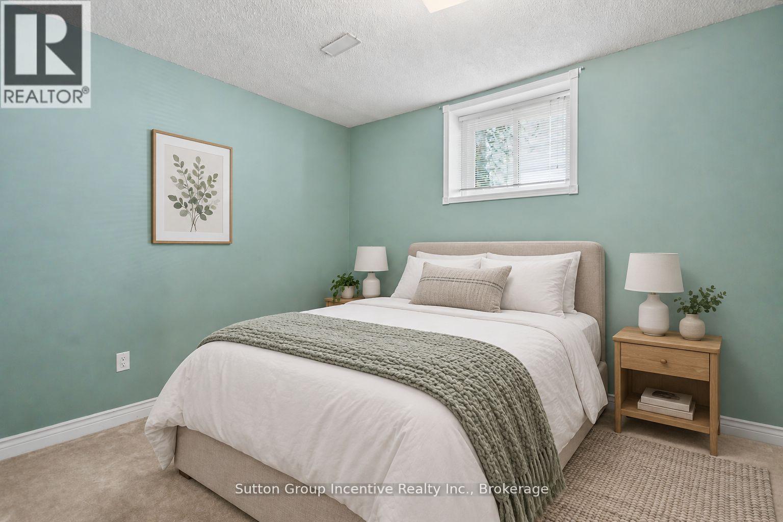 6 Donald Crescent — photo 14
