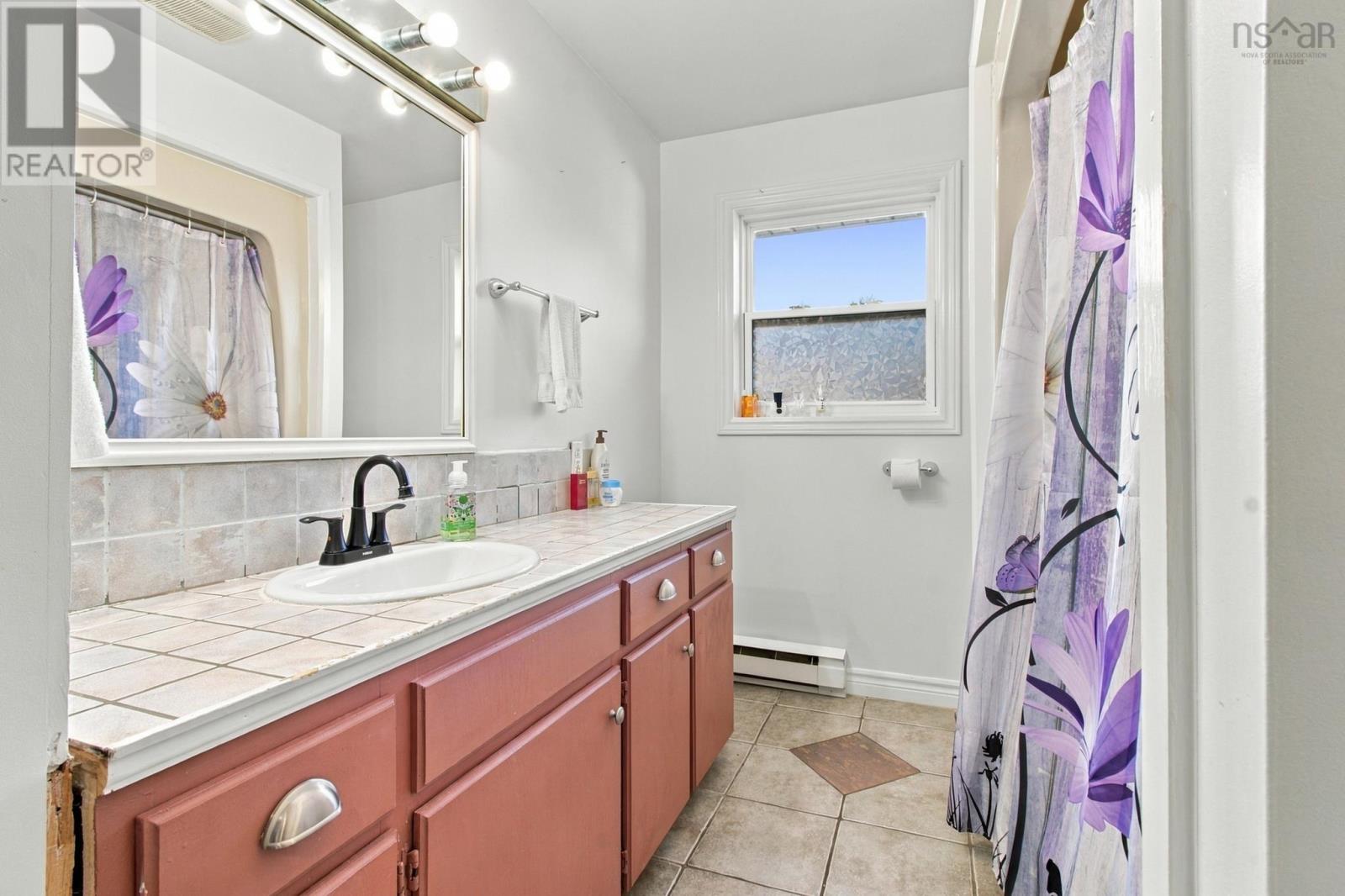 44 St Bernard Street - 17