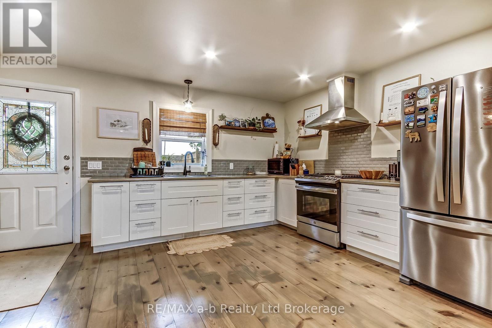 2237 PINEGROVE ROAD - 10