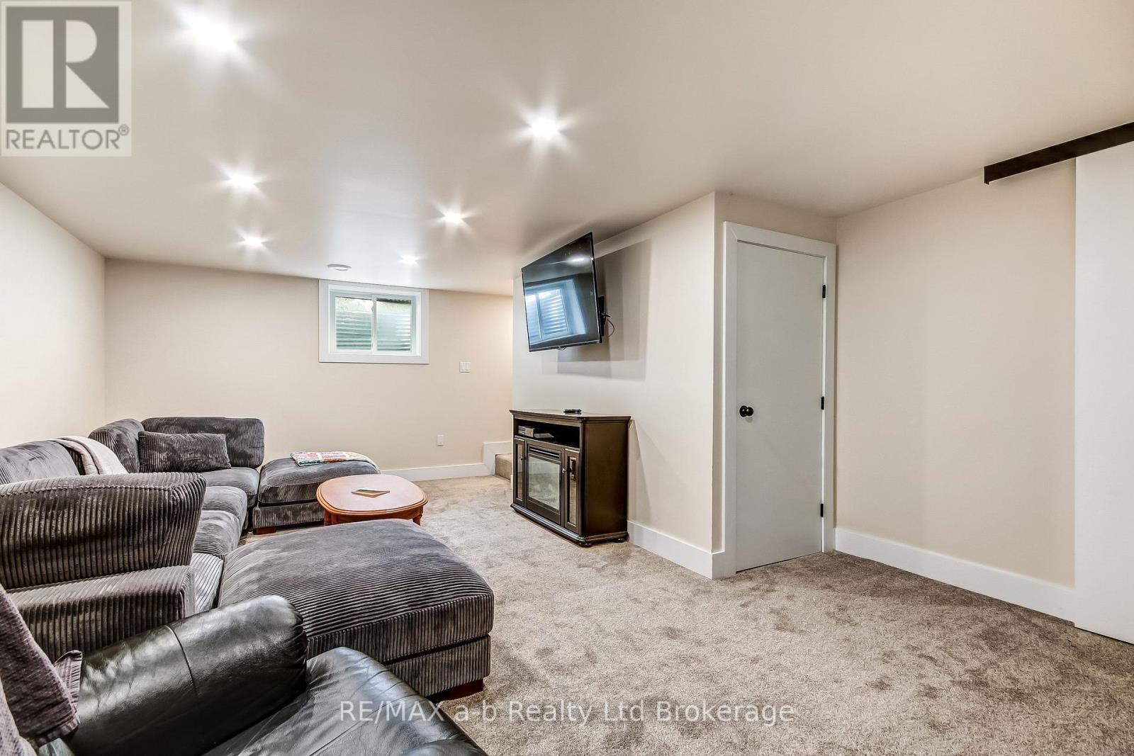 2237 PINEGROVE ROAD - 18