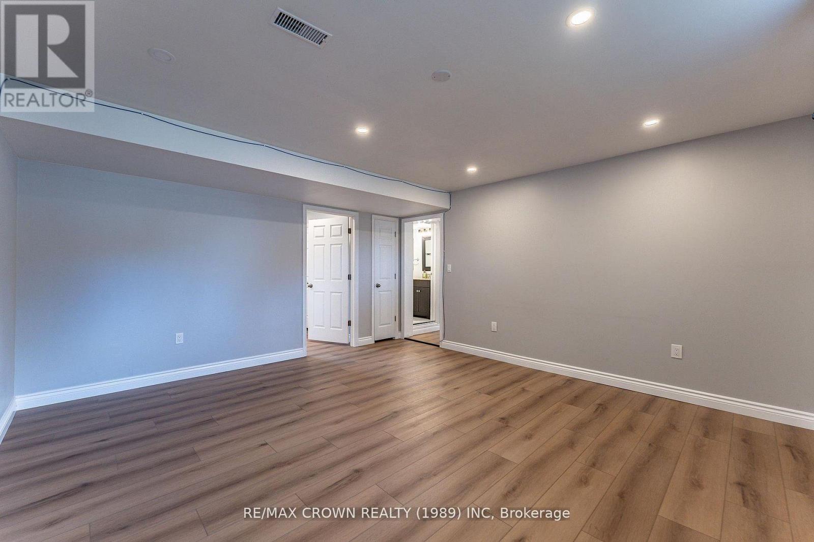 717 AIRPORT ROAD - Image 23