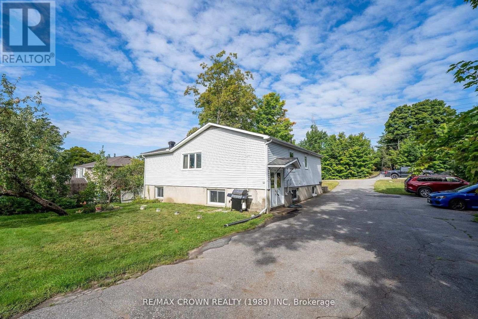 717 AIRPORT ROAD - Image 36