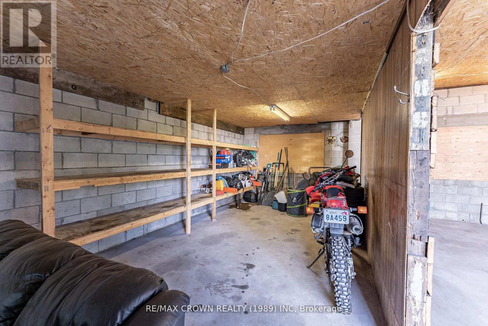 717 AIRPORT ROAD - Image 41
