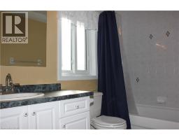 184 Northampton Crescent Unit# B, Waterloo, ON N2T2M5 Photo 14