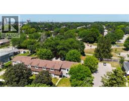 4pc Bathroom - 136 Jansen Avenue, Kitchener, ON N2A2L7 Photo 8