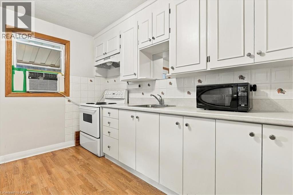 115 ROXBOROUGH Avenue - 11
