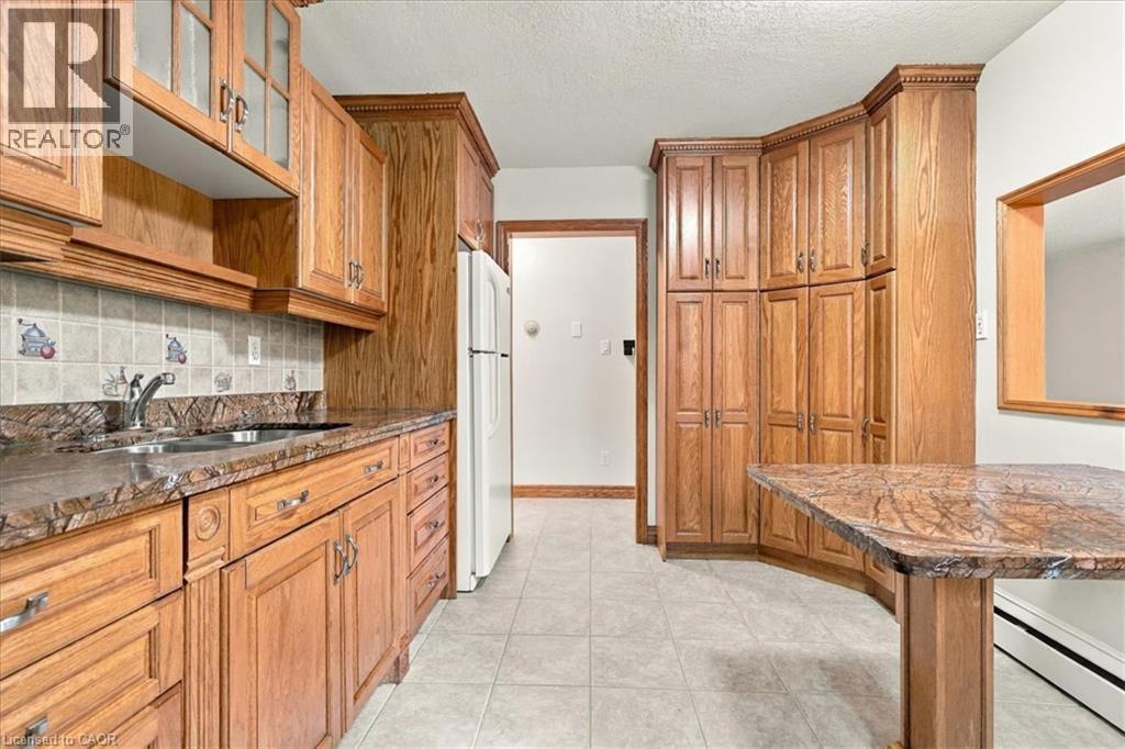 115 ROXBOROUGH Avenue - 24