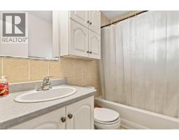 115 Roxborough Avenue, Kitchener, ON N2M1P6 Photo 15