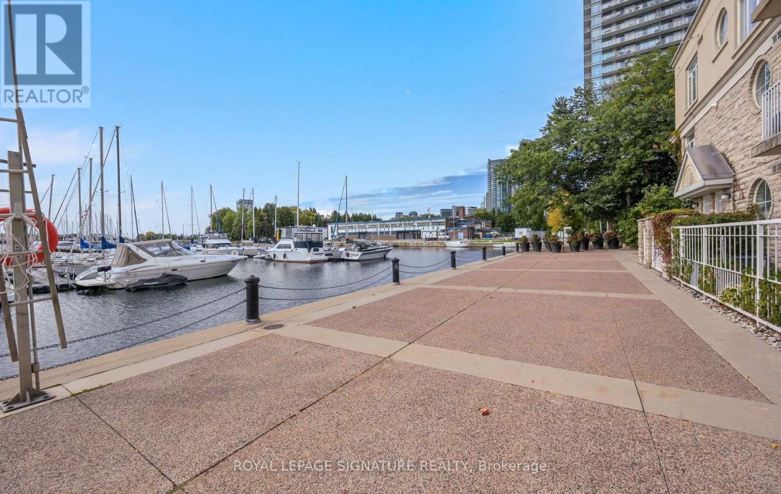 555- 36 Stadium Road, Toronto, ON photo 35