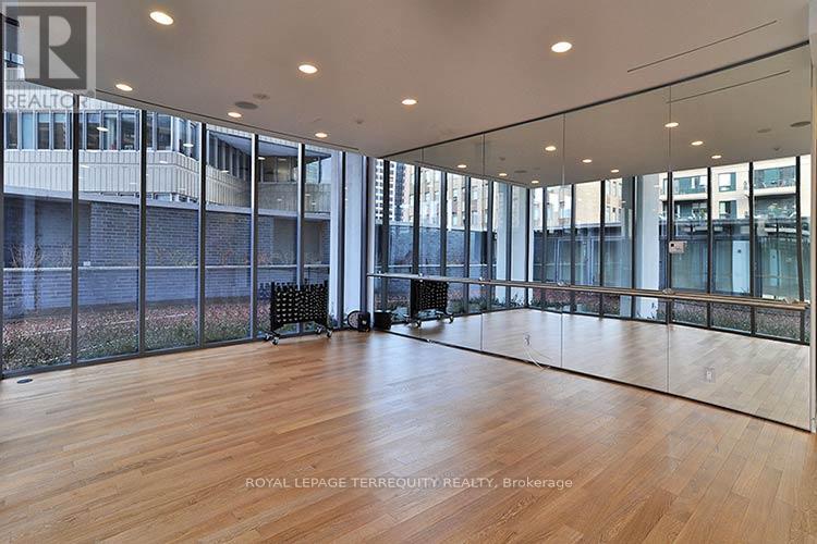 33 Charles Street East — photo 32