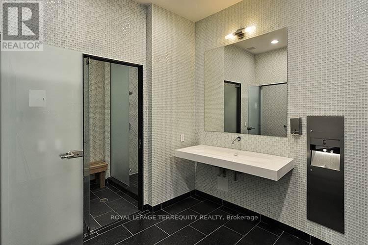 33 Charles Street East — photo 34