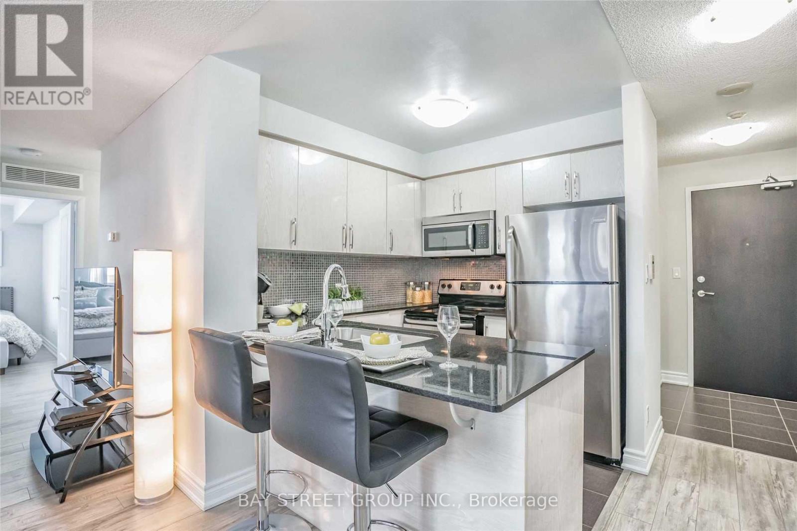 #2207 5791 YONGE STREET - 3