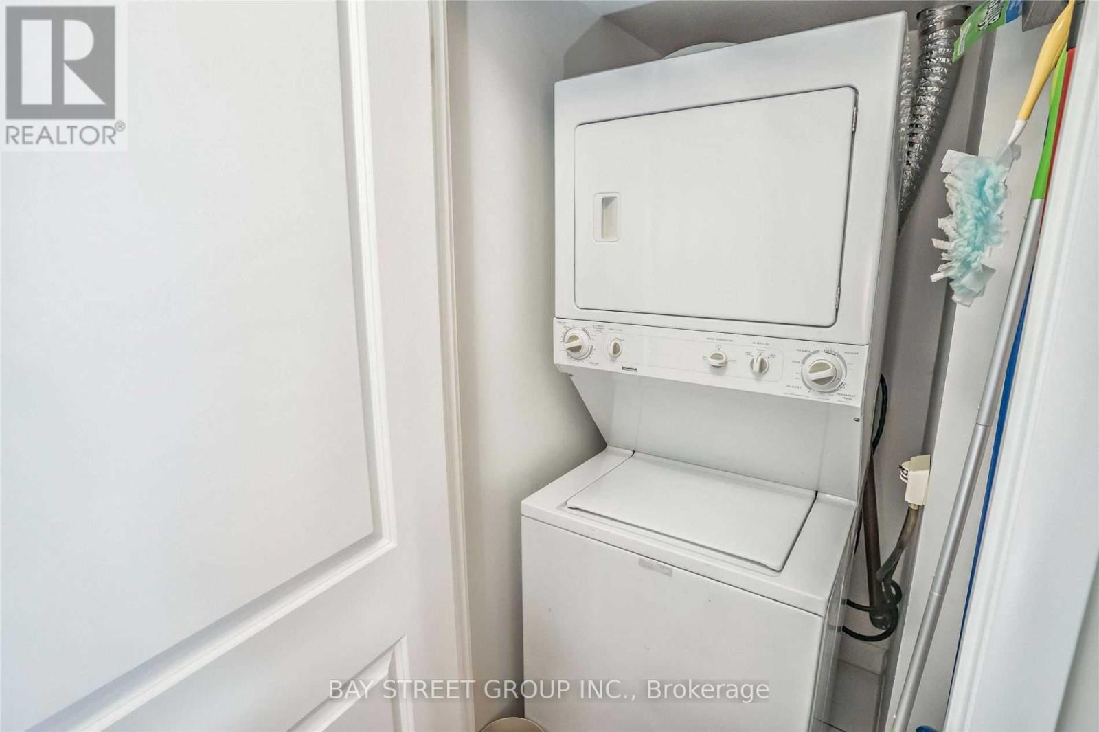 2207- 5791 Yonge Street, Toronto, ON photo 9